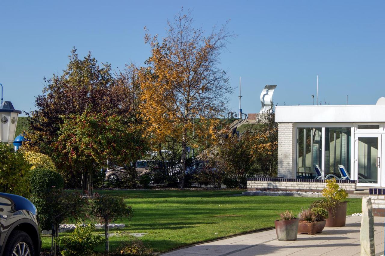 Hotel Am Friesenstrand Tossens Exterior photo